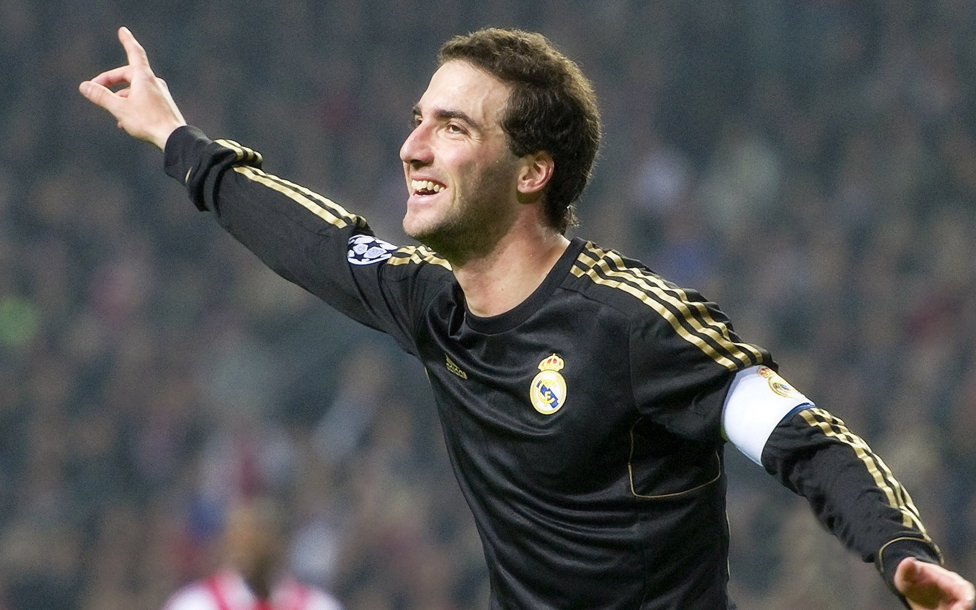 “美洲狮队再度登顶，阿根廷橄榄球未来光明”