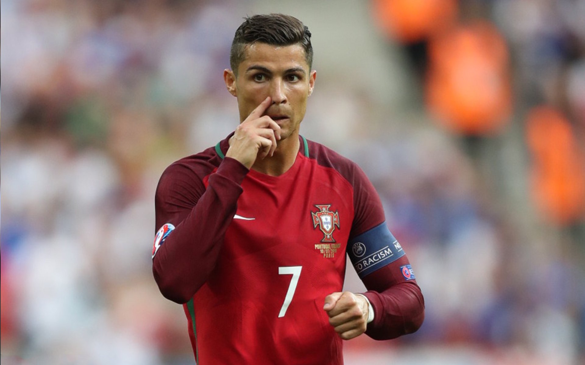 青少年足球集训营吸引全国各地优秀学子纷纷报名，青少年足球培训基地